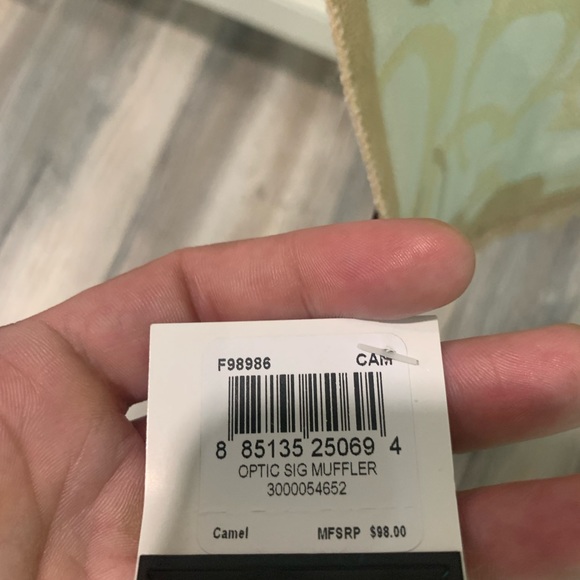 Coach Scarf - Picture 3 of 3